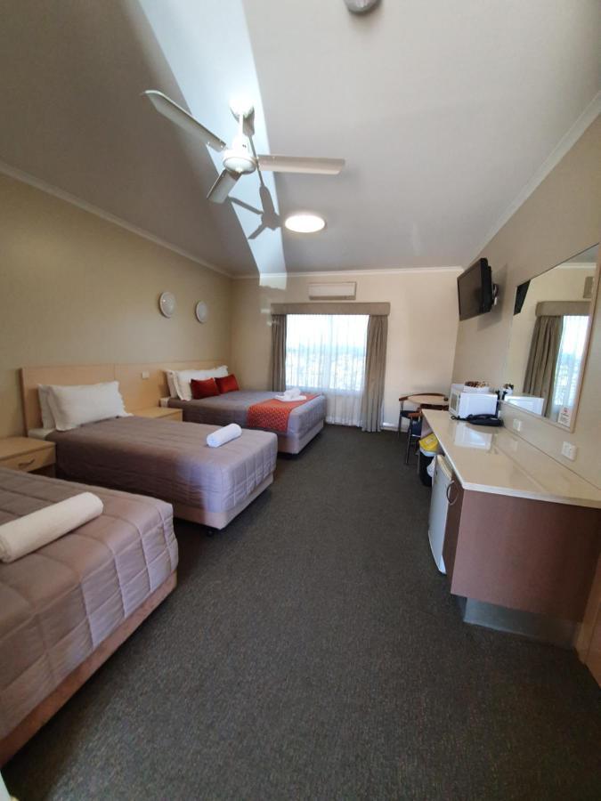 Club Motor Inn Narrabri Exteriör bild