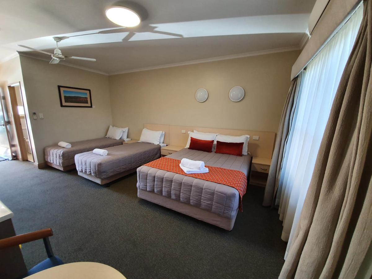 Club Motor Inn Narrabri Exteriör bild