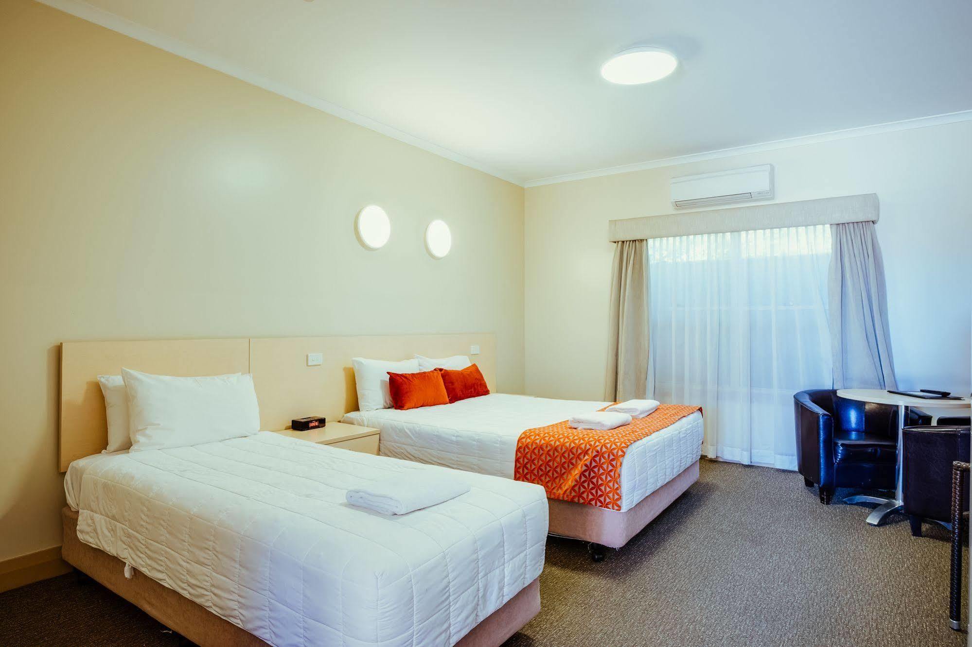 Club Motor Inn Narrabri Exteriör bild